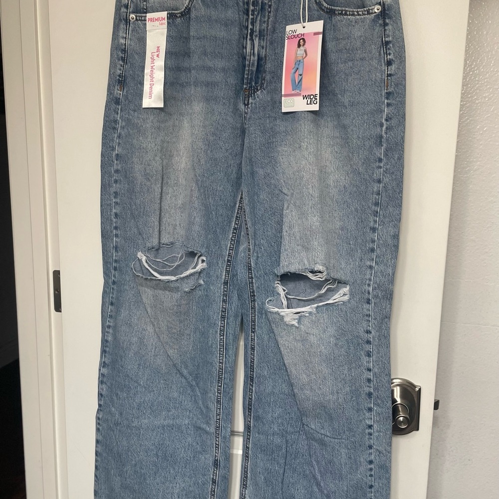 Wide Leg Jeans with Distressed Knees